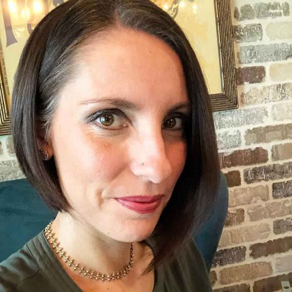 Meet your Posher, Kara Beth ❤️ - Picture 2 of 2